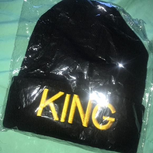 KING 👑 EMBROIDERED BLACK SKI HAT *NWT* - Picture 4 of 6